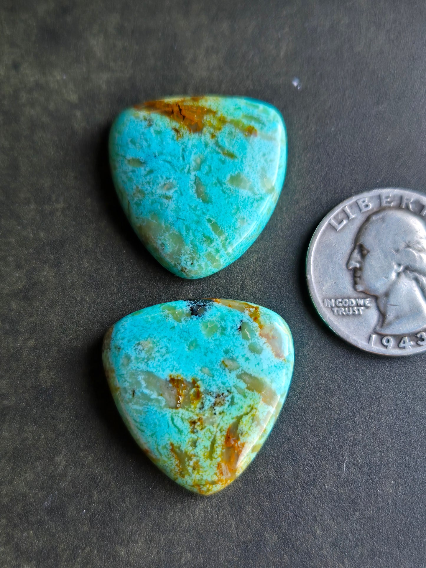 Kingman Mine Turquoise Cabochon set