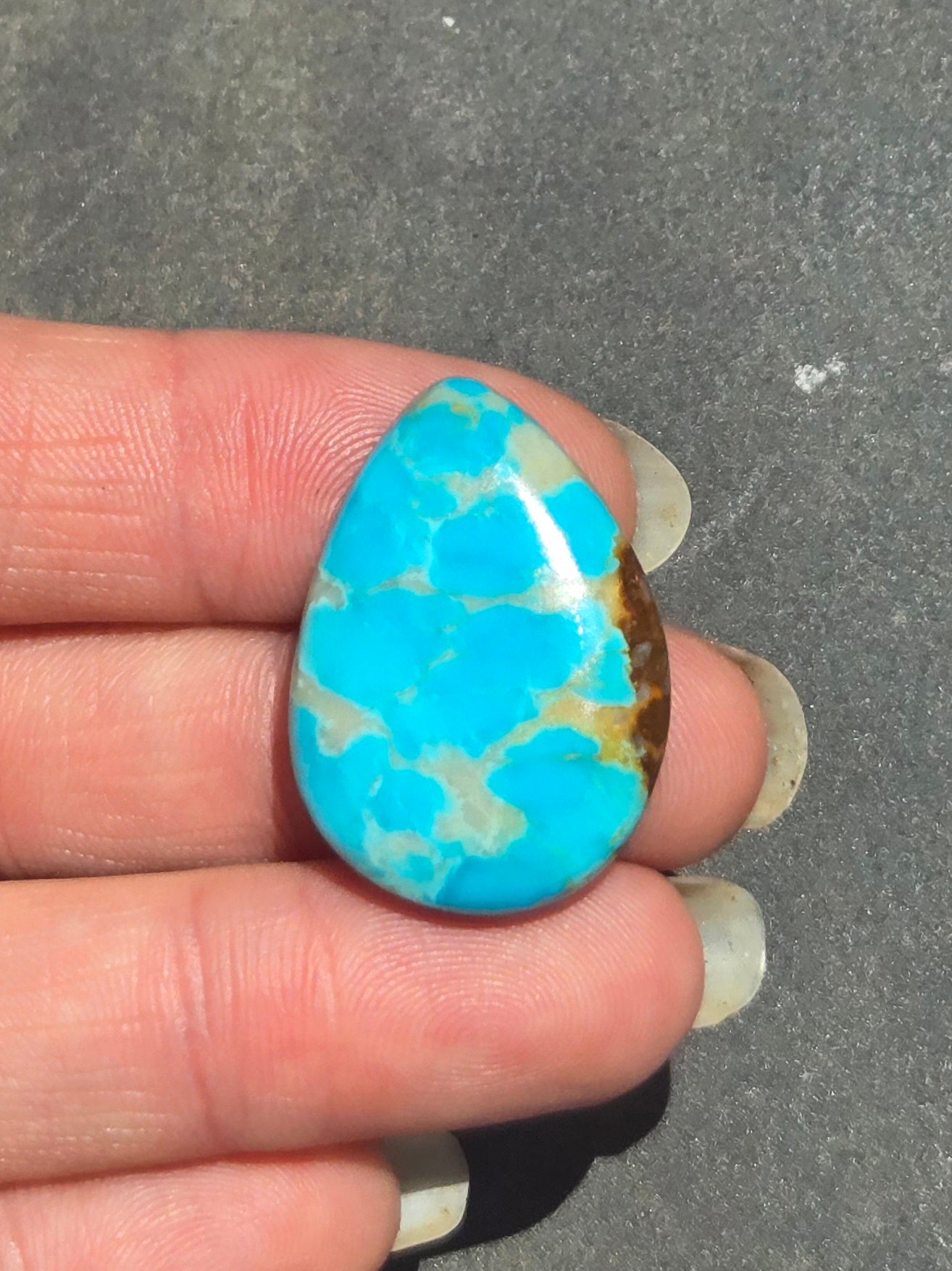 AAA Kingman Hardy Pit Turquoise Cabochon