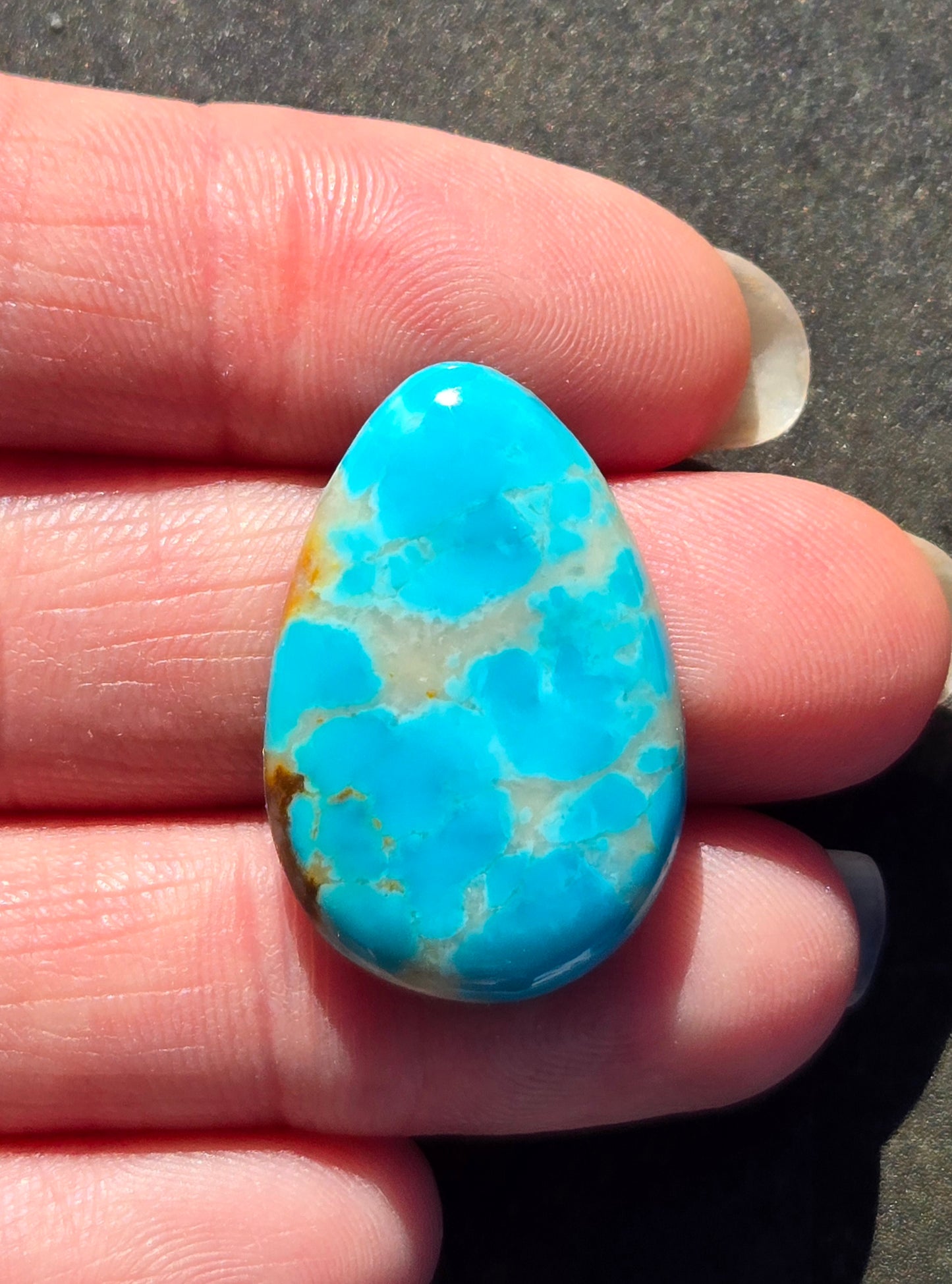AAA Kingman Hardy Pit Turquoise Cabochon