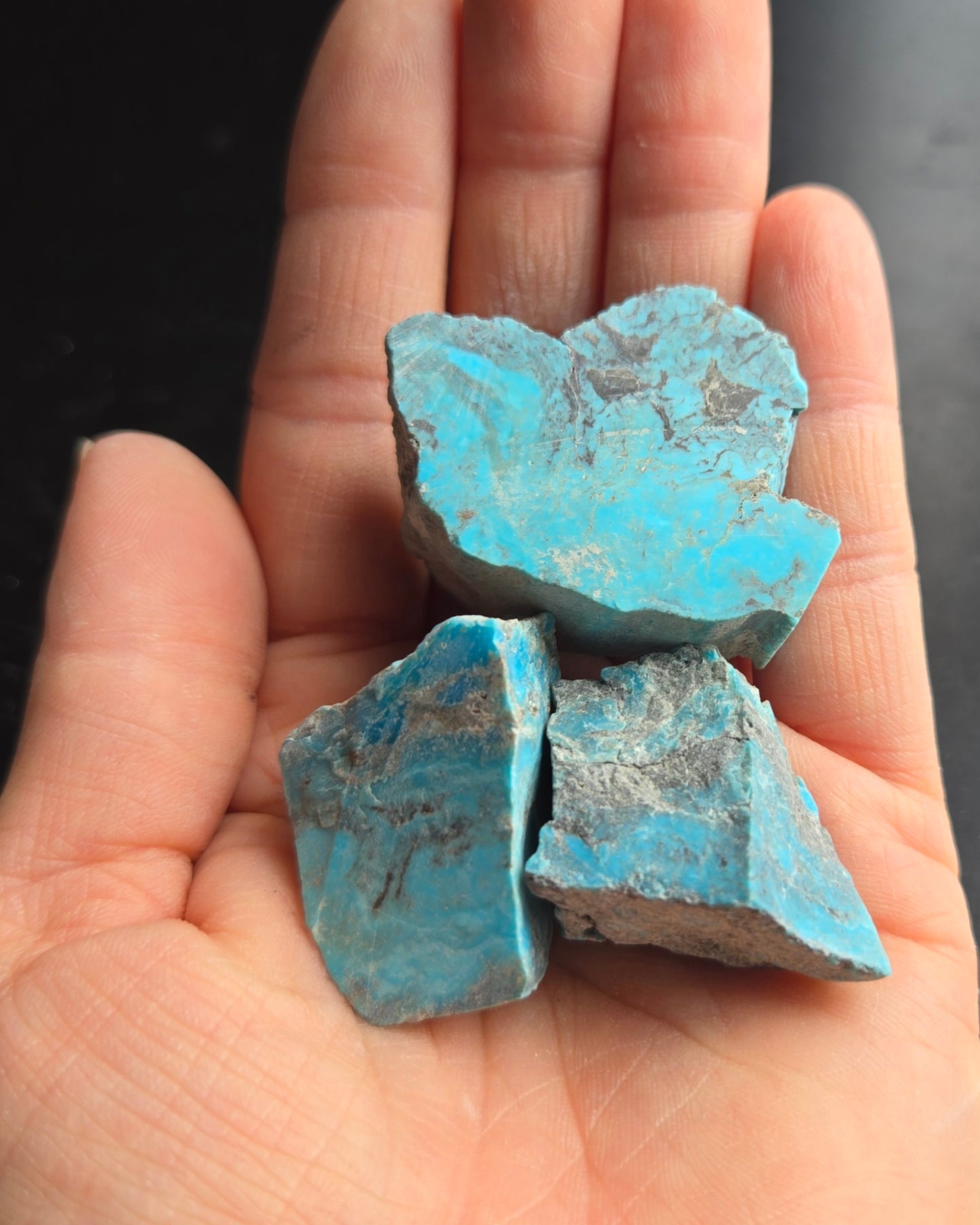 Smokey Kingman Turquoise rough for cabbing -224 grams - lot 4