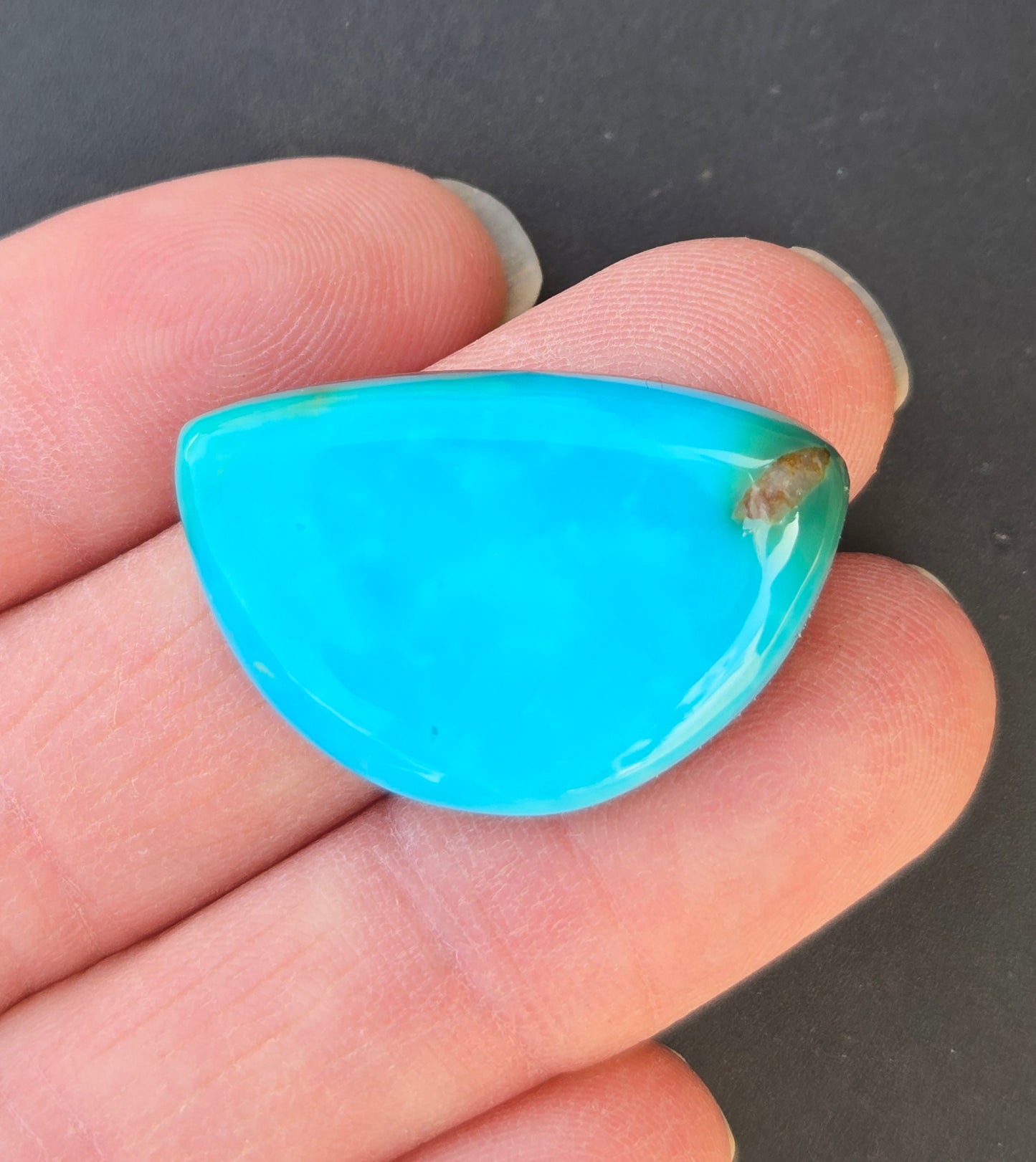 AAA Kingman Hardy Pit Turquoise Cabochon