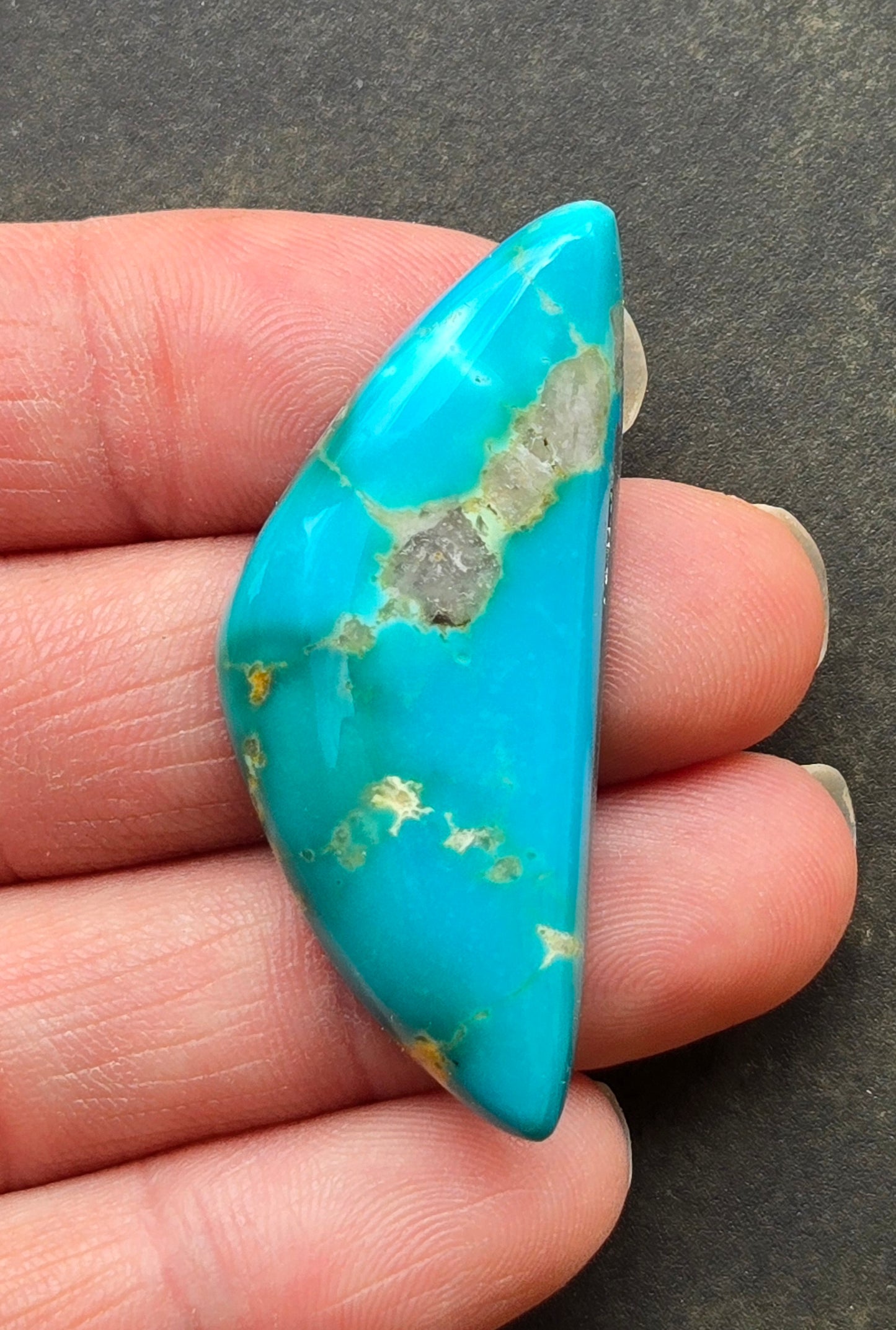 AAA Kingman Hardy Pit Turquoise Cabochon