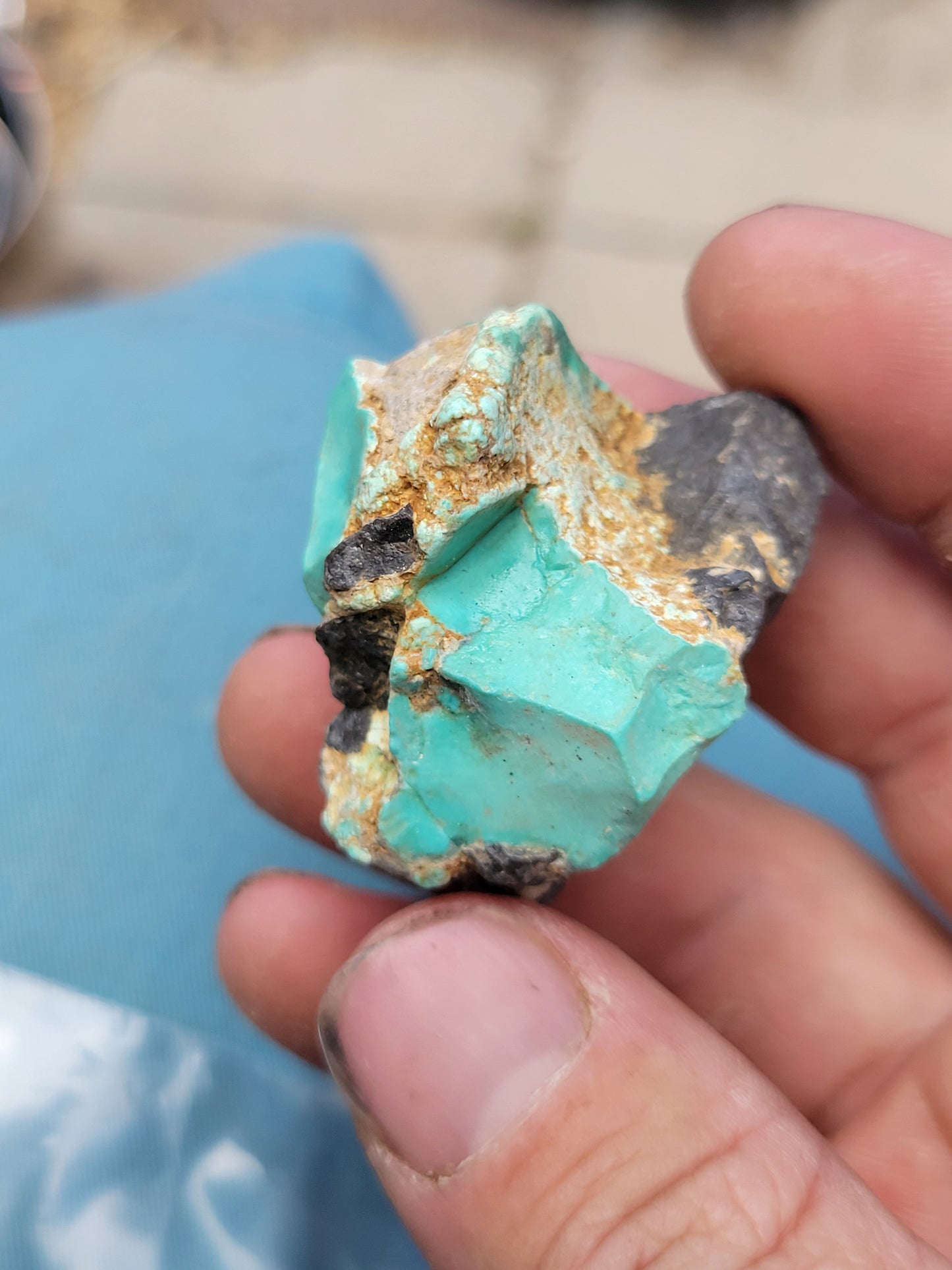 Carico Lake Turquoise rough for cabbing - 100 gram lot