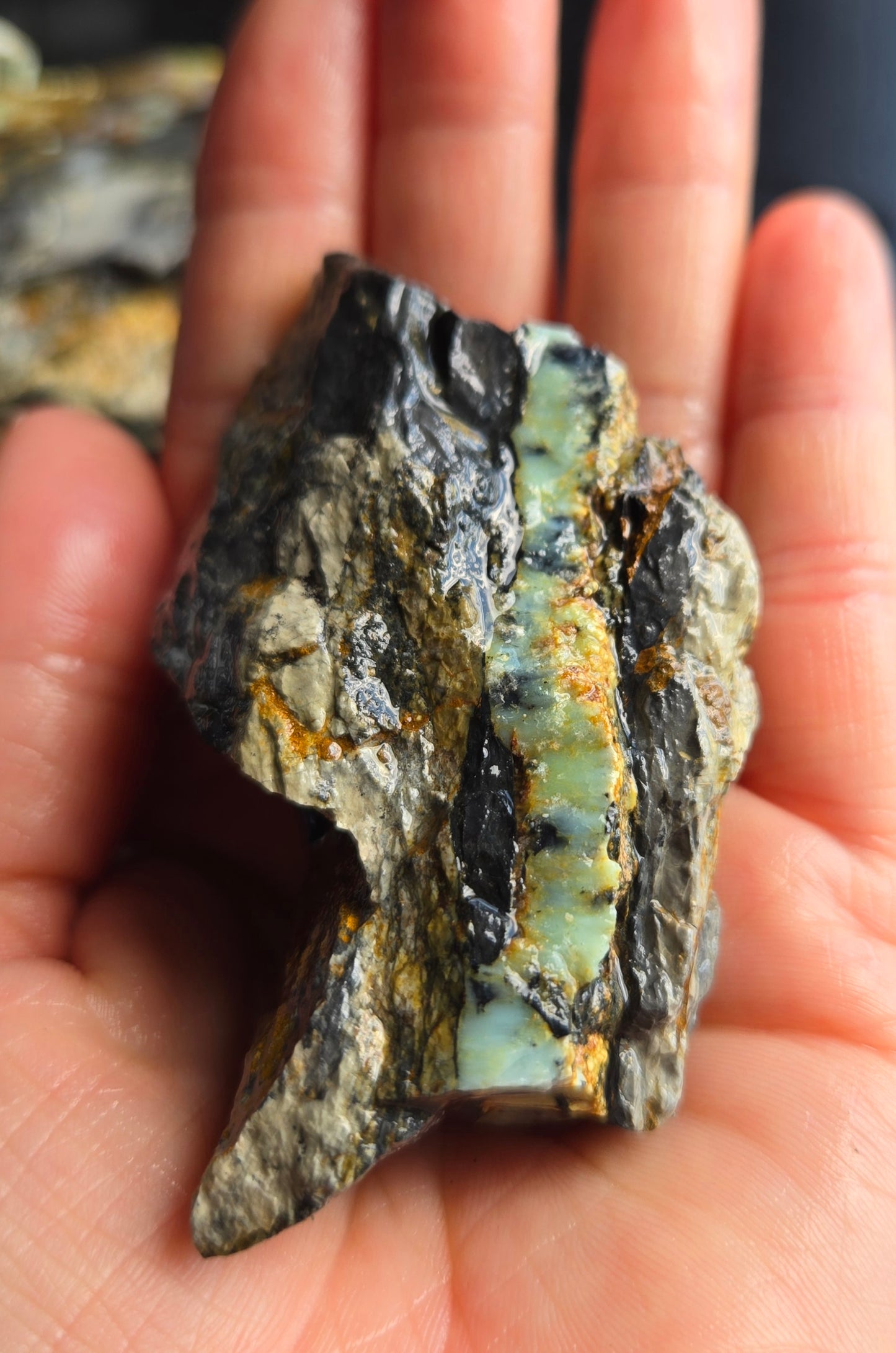 Aloe Variscite rough for cabbing - solid vein in matrix-448 grams - lot 1