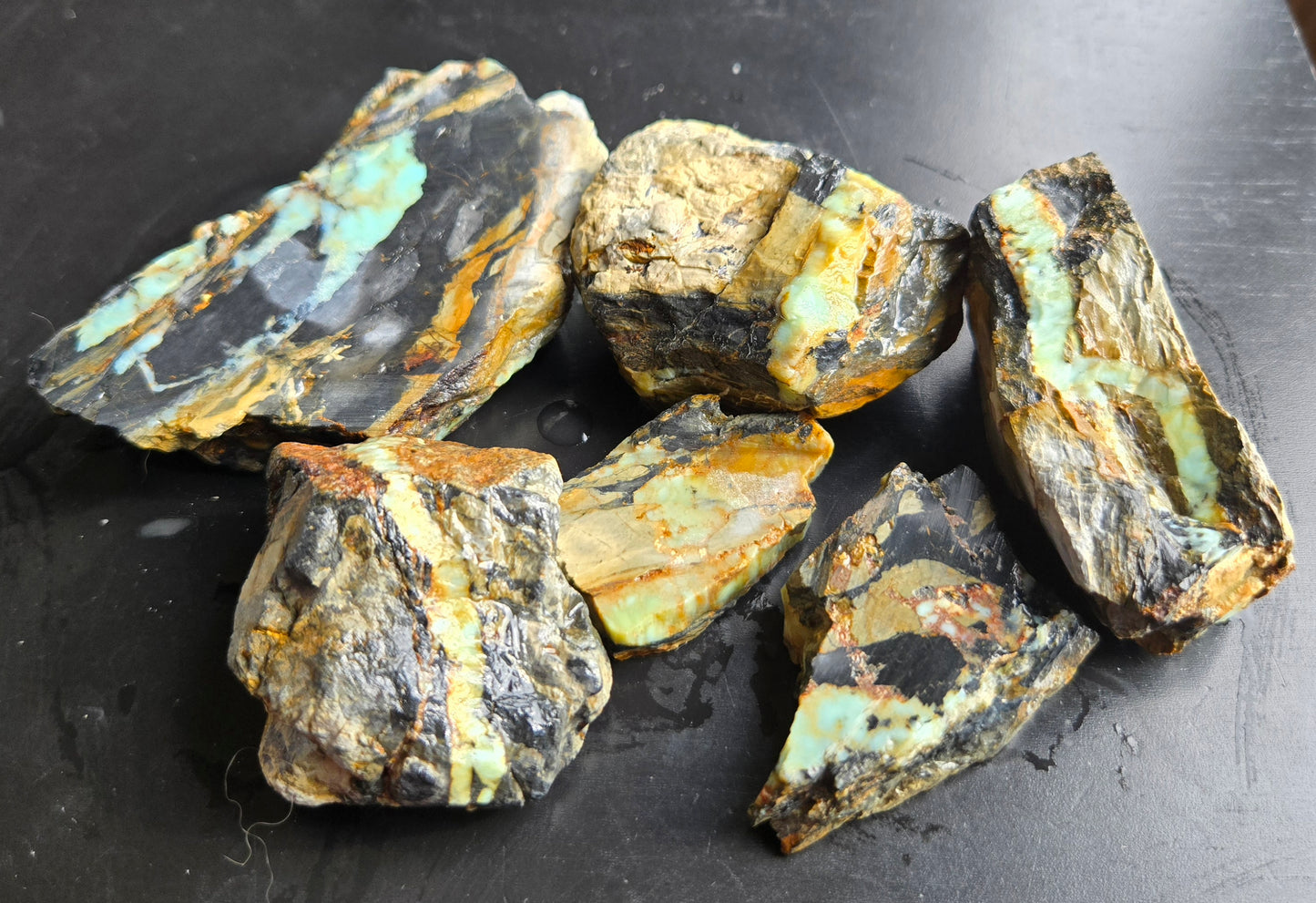Aloe Variscite rough for cabbing - solid vein in matrix-448 grams - lot 3