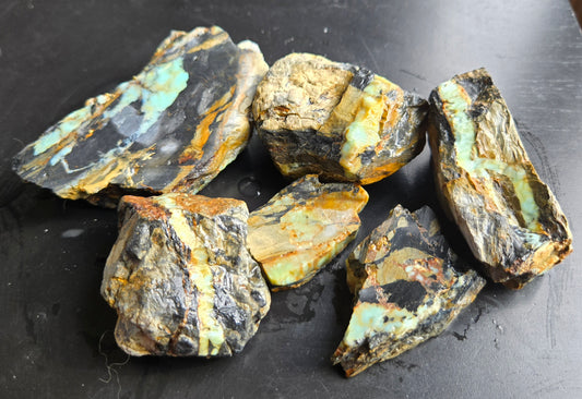 Aloe Variscite rough for cabbing - solid vein in matrix-448 grams - lot 3