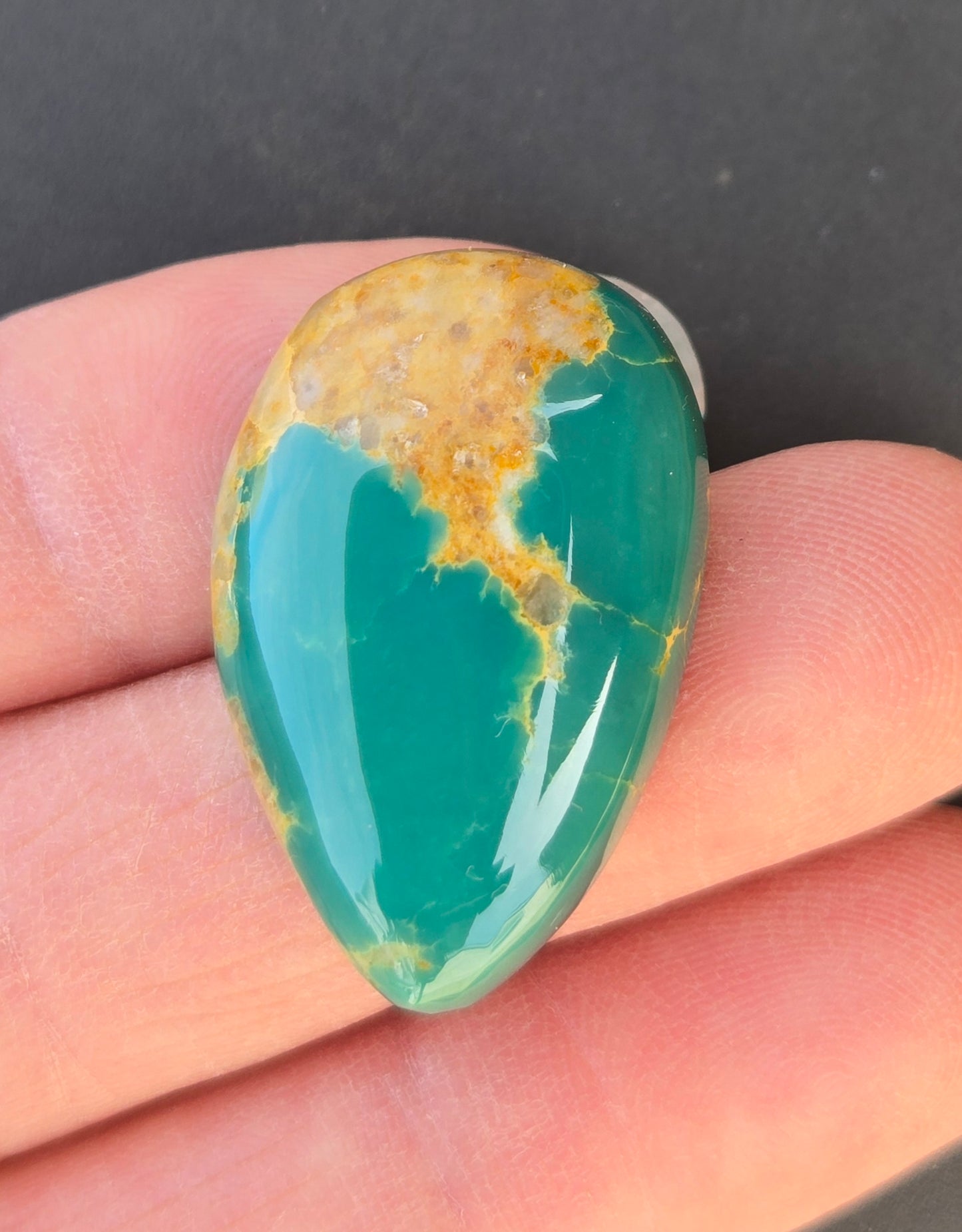AAA Kingman Green Hardy Pit Turquoise Cabochon