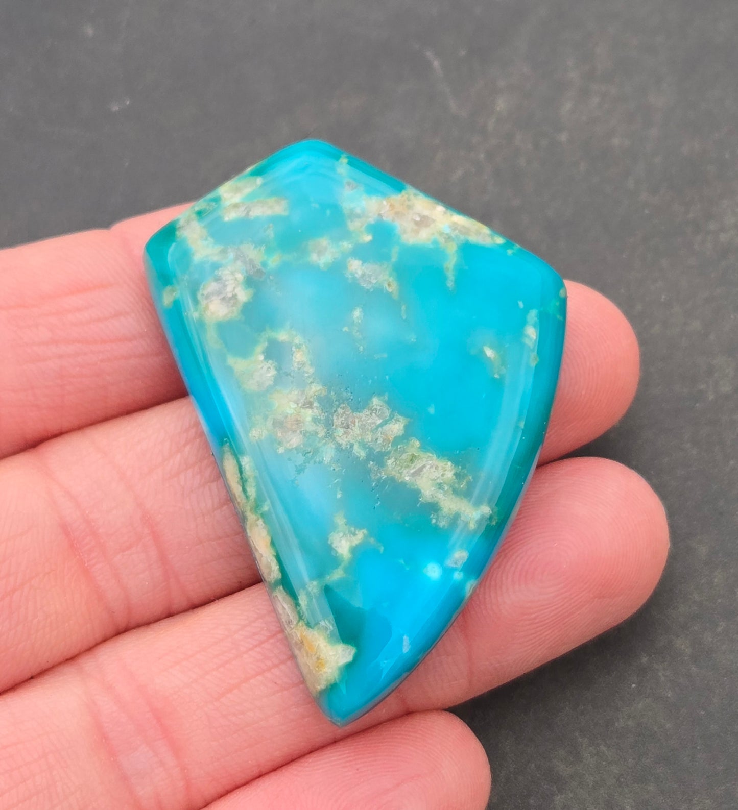 AAA Kingman Polychrome Hardy Pit Turquoise Cabochon