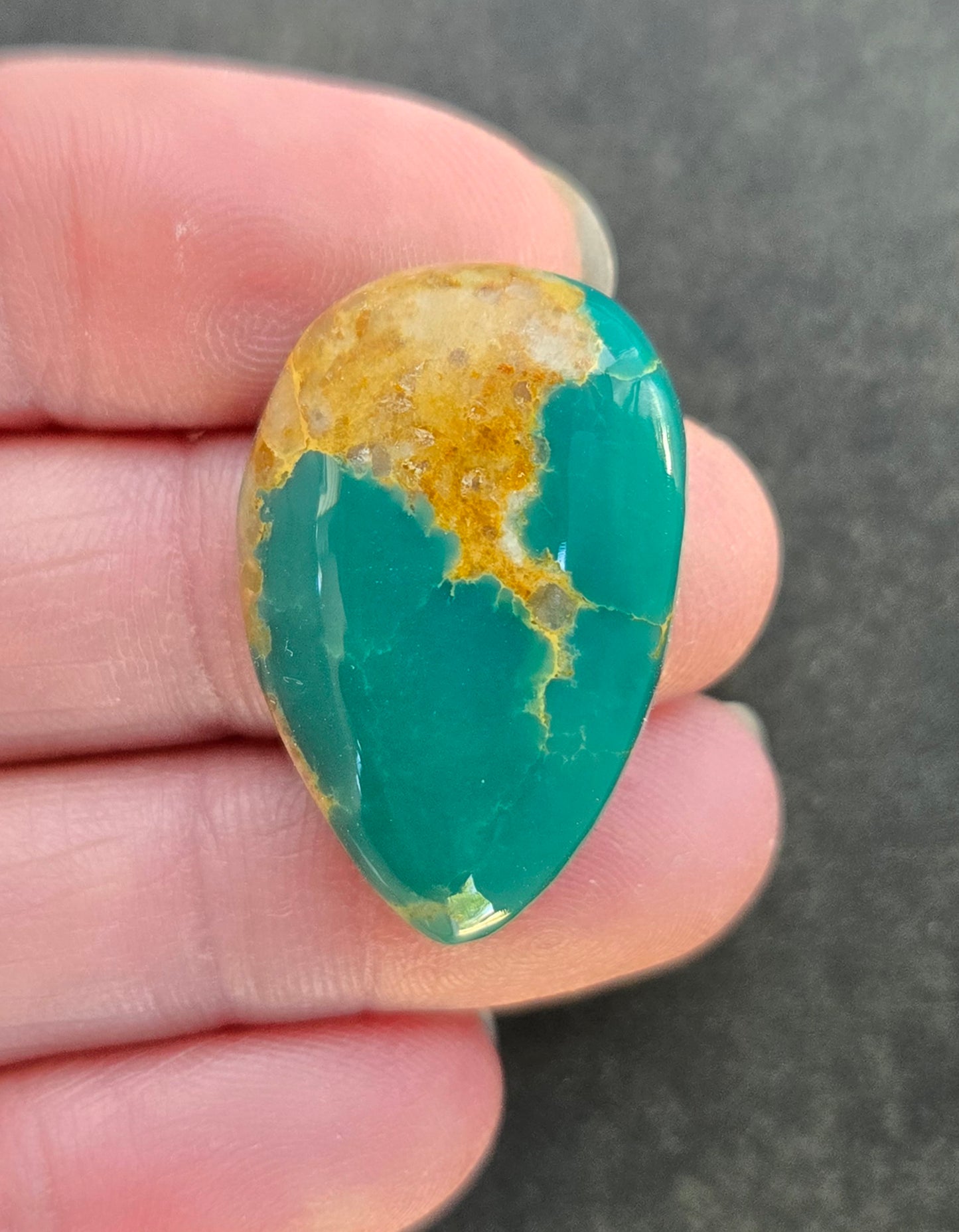 AAA Kingman Green Hardy Pit Turquoise Cabochon