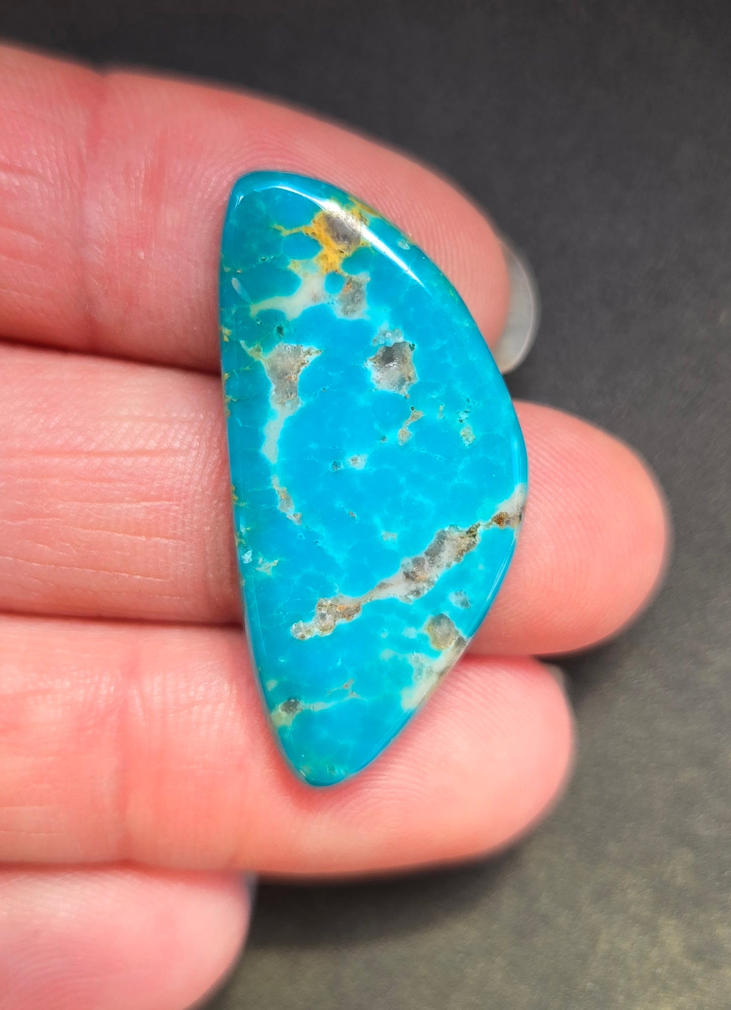 AAA Kingman Hardy Pit Turquoise Cabochon