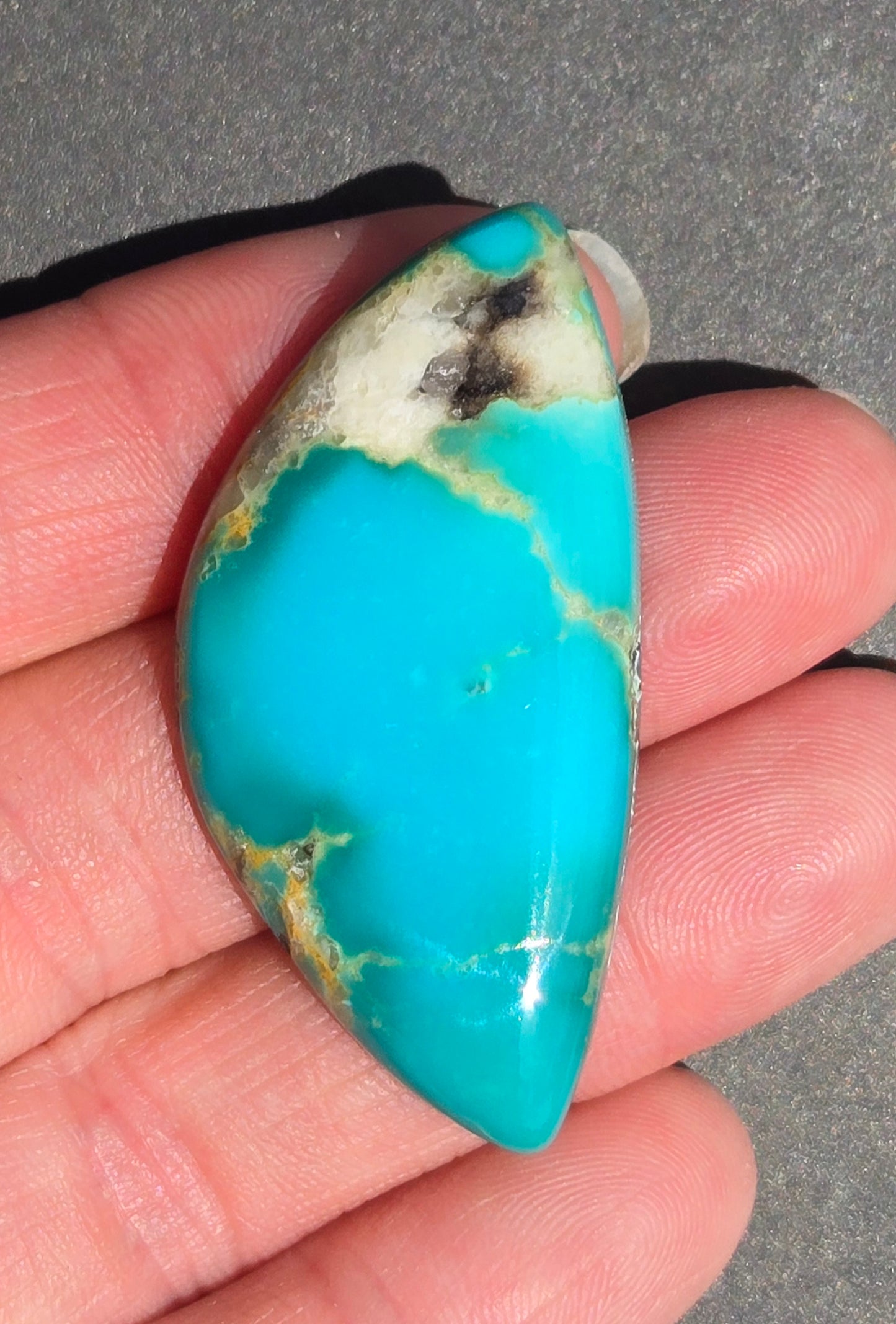 AAA Kingman Hardy Pit Turquoise Cabochon