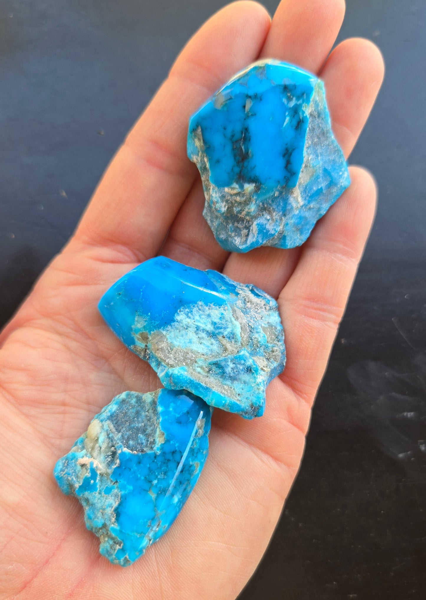 AAA Kingman Ithaca Peak Turquoise rough for cabbing - 112 gram lot